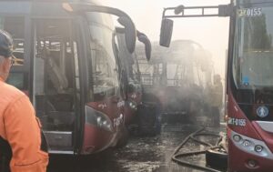 Investigan incendio en sede de TransAragua que dejó 112 autobuses quemados