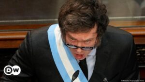 Javier Milei enfrenta polémica por aumento de su salario – DW – 10/03/2024