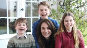 Kate Middleton admite haber editado la foto con sus hijos y pide disculpas