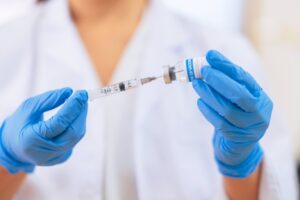 La EMA no vincula los casos de hemorragia posmenopáusica al uso de vacunas de ARNm contra la Covid-19