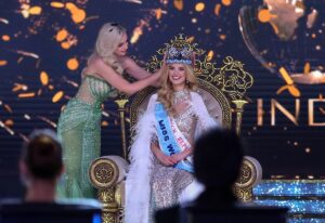La checa Krystyna Pyszková es coronada Miss Mundo en India