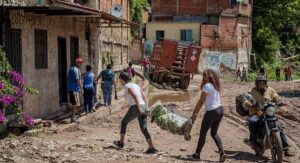 La mitad de los hogares venezolanos vive pobreza multidimensional