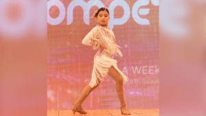 La niña venezolana que ganó dos categorías en importante competencia de salsa en EEUU