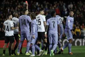 La resaca de la polmica noche en Mestalla: "Shock" por el arbitraje, recurso y enfado por la roja a Bellingham y empata con Diakhaby | LaLiga EA Sports 2023