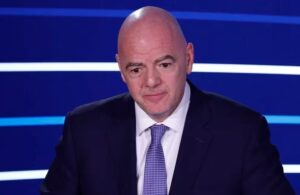 La tajante afirmación del presidente de la FIFA frente al debate por la tarjeta azul en el fútbol - AlbertoNews