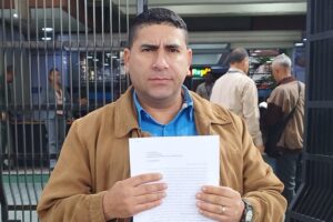 Luis Ratti consignó recurso ante el TSJ para pedir nulidad de la tarjeta de la Mesa de la Unidad Democrática (+Video)