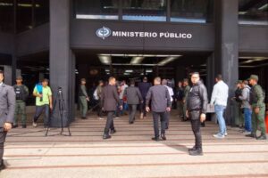 MP solicita orden de aprehensión contra el sociólogo Edison Arciniega