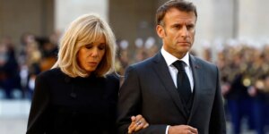 Macron denuncia las falsas informaciones sobre su mujer, acusada de ser trans
