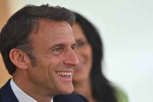 Macron dice que vetar a Yoris no permite que elecciones en Venezuela "sean democráticas"