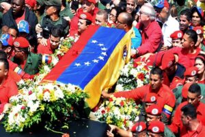 Maduro apela otra vez al simbolismo de Chávez para obtener votos en presidenciales 