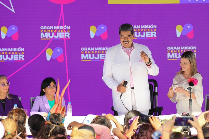 Maduro otorga 33 mil créditos a mujeres emprendedoras