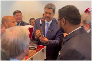 Maduro reveló cuáles productos tenía el “cofre CLAP” que le regaló al presidente de Guyana, con quien mantiene disputa por el Esequibo