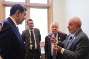 Maduro se compromete ante Lula a convocar elecciones en el segundo semestre
