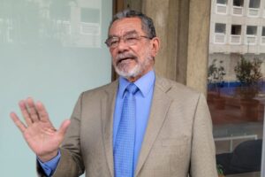 Manuel Isidro Molina asegura que el oficialismo promueve un "apartheid electoral"