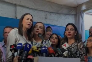 María Corina Machado anuncia a la profesora Corina Yoris Villasana con la candidata sustituta