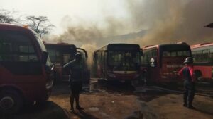 Más de cien buses de TransAragua se quemaron en terminal de Maracay