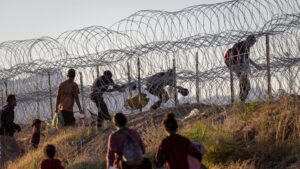 México rechaza ley que da luz verde a Texas para detener y expulsar a migrantes