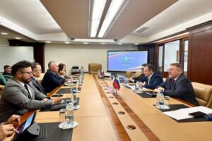 Ministro Padrón se reunió con directiva del Banco Binacional de Rusia-Venezuela para fortalecer el turismo y el comercio