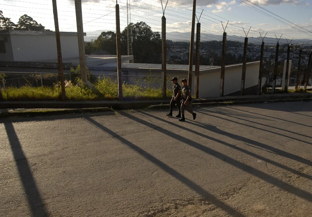 Nias de 12 a 16 aos eran violadas entre cuatro y diez veces al da por pandilleros en dos crceles de Guatemala con el permiso de los guardias