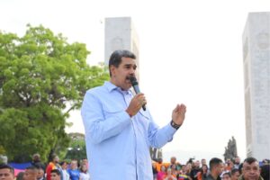 Nicolás Maduro: Los apellidos se están preparando para la guarimba