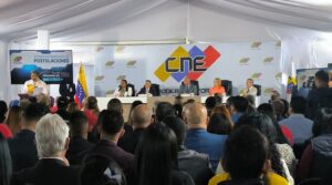Nicolás Maduro formalizó candidatura para un tercer mandato presidencial