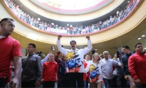 Nicolás Maduro se postuló para un tercer mandato consecutivo y criticó la oposición