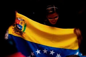 Ocho mujeres venezolanas que sacan el pecho por el país