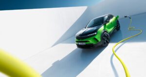 Opel adelanta la ayuda del Plan Moves III para la compra de un vehículo cero emisiones