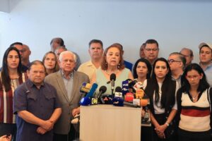 Oposición insiste en inscribir candidatura unitaria a contrarreloj pese a bloqueo del CNE