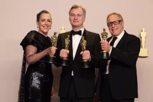 'Oppenheimer' arrasa en los Oscar 2024 con siete premios, incluyendo mejor película y dirección para Christopher Nolan