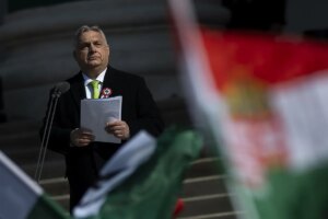 Orban arremete "contra las langostas de Occidente": "Inician guerras y destruyen mundos"