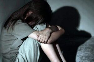 Ordenan detener al hijo del cónsul de Chile en Guayaquil por caso de violación de una adolescente