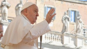 Papa Francisco pideno desatender centros que acogen a migrantes