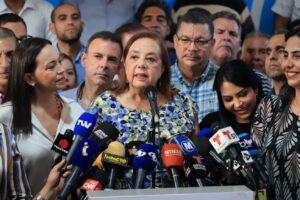 Plataforma Unitaria denuncia impedimentos para inscribir a su candidata, Corina Yoris