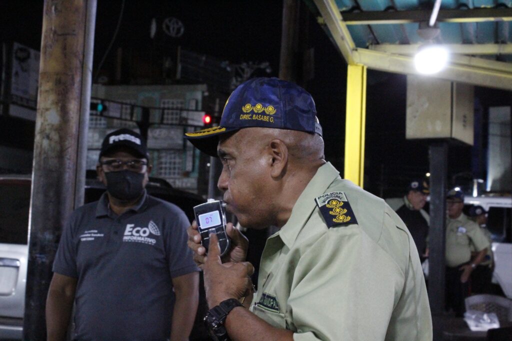 Polimaracaibo inicia operativos nocturnos con alcoholímetros para evitar accidentes