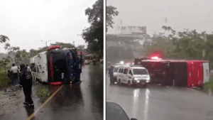 Por fuertes lluvias un bus se volcó en la viá Ibagué