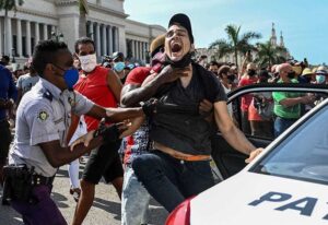 Por qué estallaron las protestas en Cuba y qué se espera para los próximos días: “El régimen se está jugando su permanencia” - AlbertoNews