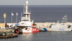 Primer barco de ayuda a Gaza salió de Chipre