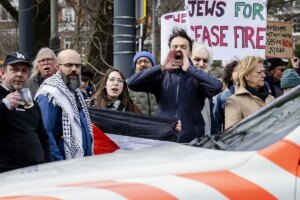 Protestas en Pases Bajos por la presencia del presidente israel en la inauguracin del Museo del Holocausto
