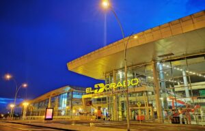 “Pueden consultar los precios antes de ingresar”: Aeropuerto El Dorado se pronunció ante polémica por desayuno (Detalles) - AlbertoNews