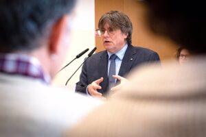 Puigdemont "podría estar" en la investidura en Cataluña sin aclarar si será candidato