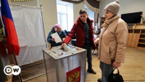 Rusos votan en una elección que se espera ratificará a Putin – DW – 15/03/2024