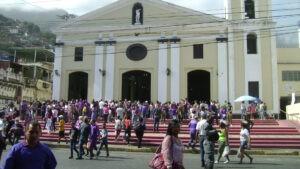 Se espera masiva participación de devotos a la procesión del Nazareno