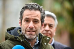 Sémper (PP) advierte al PSOE que se sabrá "quién metió la mano en la caja para enriquecerse"