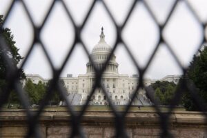 Trump promete liberar a los encarcelados por el asalto al Capitolio en el caso de que gane las elecciones de EEUU