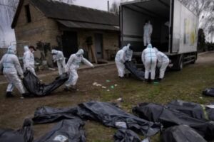 Ucrania ha descubierto más de 1.000 cadáveres de civiles ejecutados por Rusia en Kyiv desde 2022