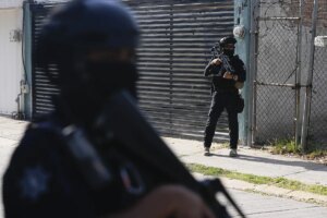 Un hombre asesina a dos mujeres en una universidad en Mxico