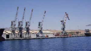Un puerto israelí despedirá a la mitad de su plantilla ante la falta de actividad por los ataques hutíes