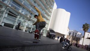 Vecinos, comercios y skaters, contra la ampliación del MACBA: "Es como quitar el Camp Nou"