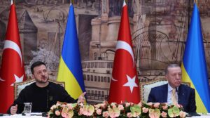 Zelenski confía en mediación de Erdogan para aliviar la situación de Ucrania